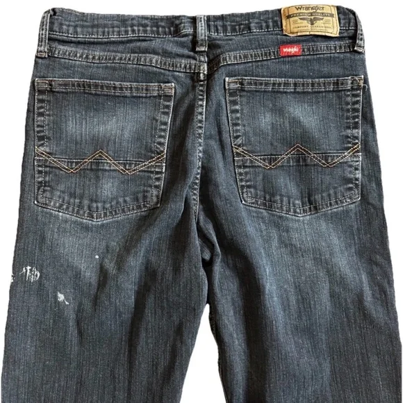 Wrangler Men’s Straight Leg Jean Dark Wash 31x32 *Paint Splattered for Work - Picture 4 of 6